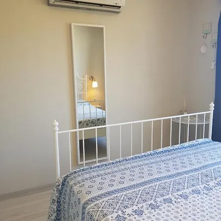 伯贡维勒公寓